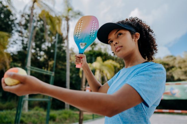 Tênis de Praia e Fragrâncias: Presentes Perfeitos para os Amantes do Esporte e da Elegância